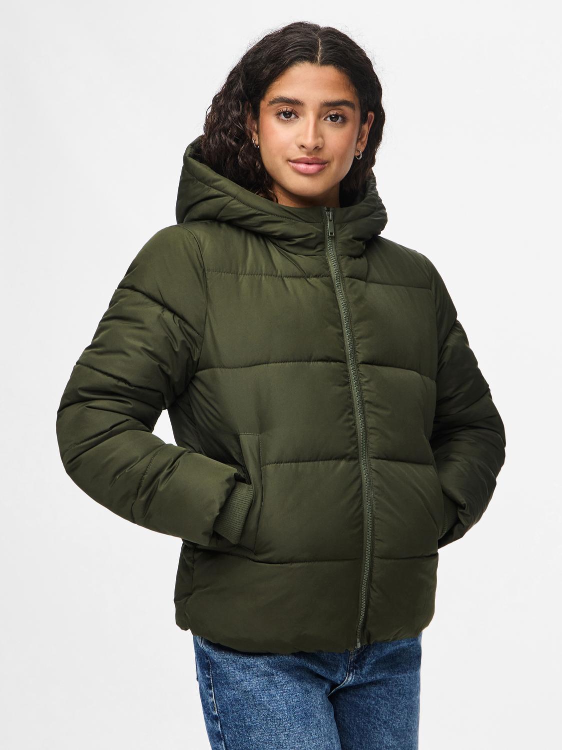 model_shot-front